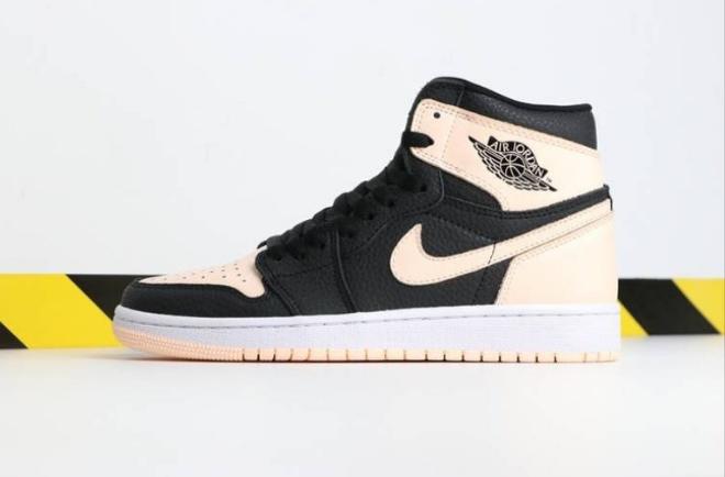 Les baskets Air Jordan 1 offrent un style iconique et une performance légendaire.
 leur design emblématique .pas cher. Le moins cher.