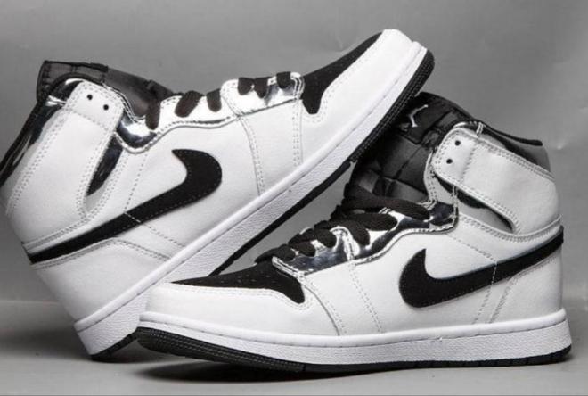 Les baskets Air Jordan 1 offrent un style iconique et une performance légendaire.
leur design emblématique .pas cher. Le moins cher.
