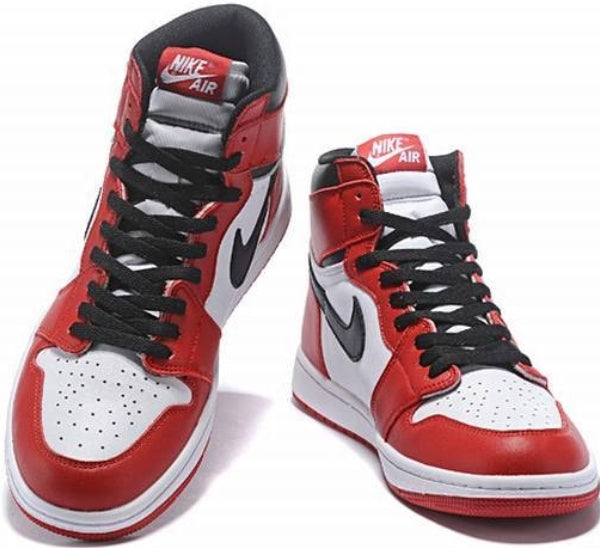 Les baskets Air Jordan 1 offrent un style iconique et une performance légendaire.
 leur design emblématique .pas cher. Le moins cher.