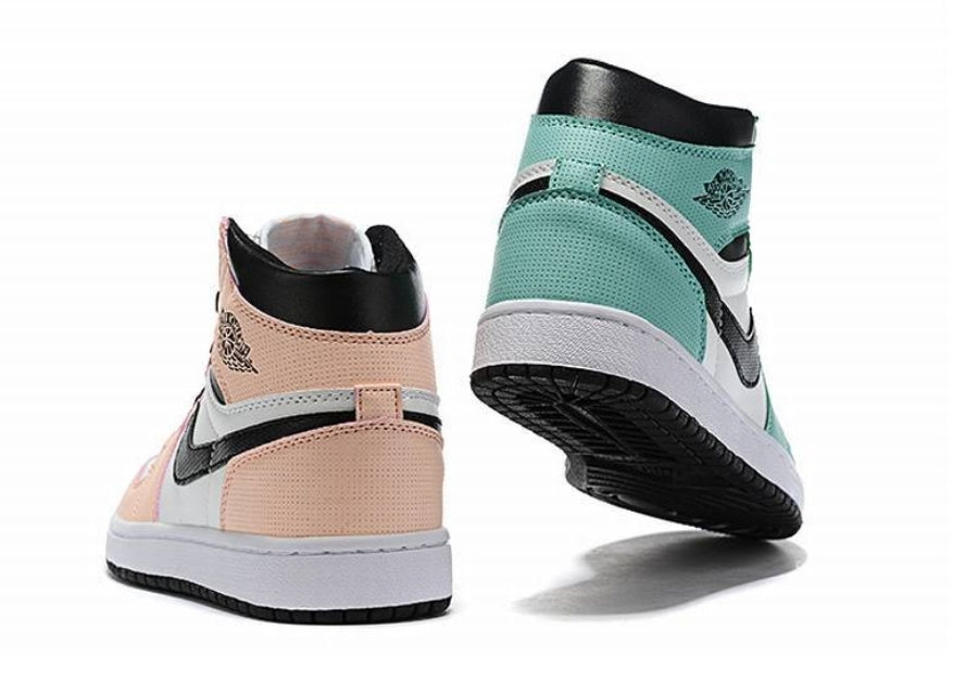 Les baskets Air Jordan 1 offrent un style iconique et une performance légendaire.
 leur design emblématique .pas cher. Le moins cher.