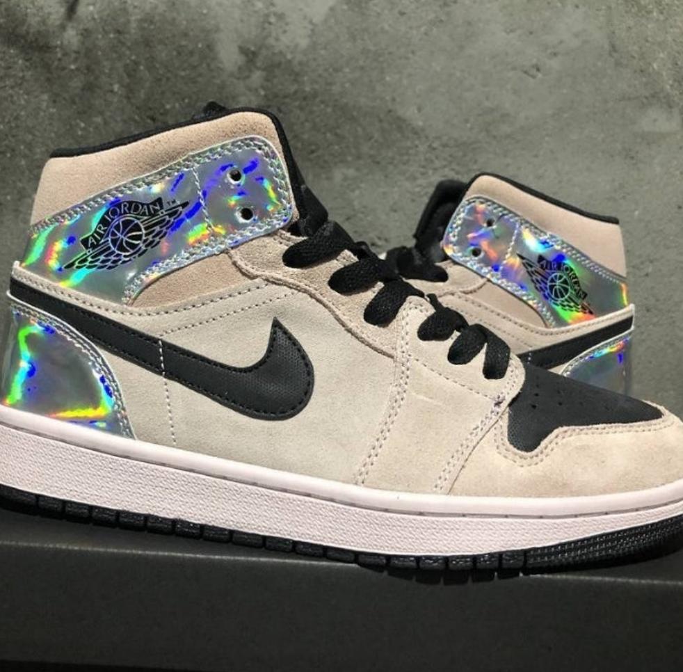 Les baskets Air Jordan 1 offrent un style iconique et une performance légendaire.
 leur design emblématique .pas cher. Le moins cher.