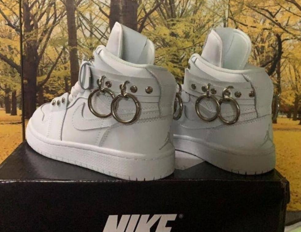 Les baskets Air Jordan 1 offrent un style iconique et une performance légendaire.
leur design emblématique .pas cher. Le moins cher.