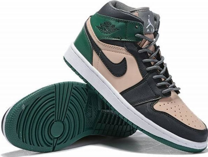Les baskets Air Jordan 1 offrent un style iconique et une performance légendaire.
leur design emblématique .pas cher. Le moins cher.
