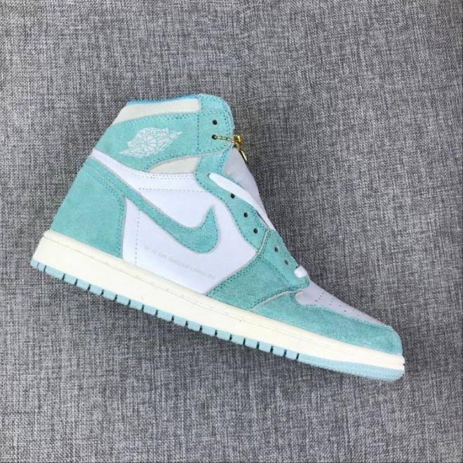 Les baskets Air Jordan 1 offrent un style iconique et une performance légendaire.
 leur design emblématique .pas cher. Le moins cher.