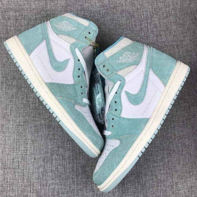 Les baskets Air Jordan 1 offrent un style iconique et une performance légendaire.
 leur design emblématique .pas cher. Le moins cher.