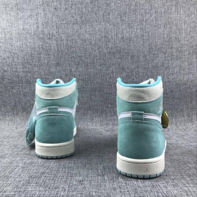 Les baskets Air Jordan 1 offrent un style iconique et une performance légendaire.
 leur design emblématique .pas cher. Le moins cher.