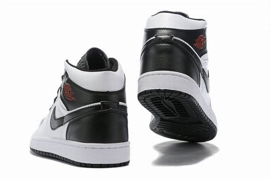 Les baskets Air Jordan 1 offrent un style iconique et une performance légendaire.
 leur design emblématique .pas cher. Le moins cher.