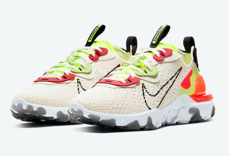 Les baskets Nike React offrent une combinaison exceptionnelle de style moderne et d'innovation technologique. Leur design élégant et les lignes épurées en font un choix incontournable.pas cher.le moins cher.