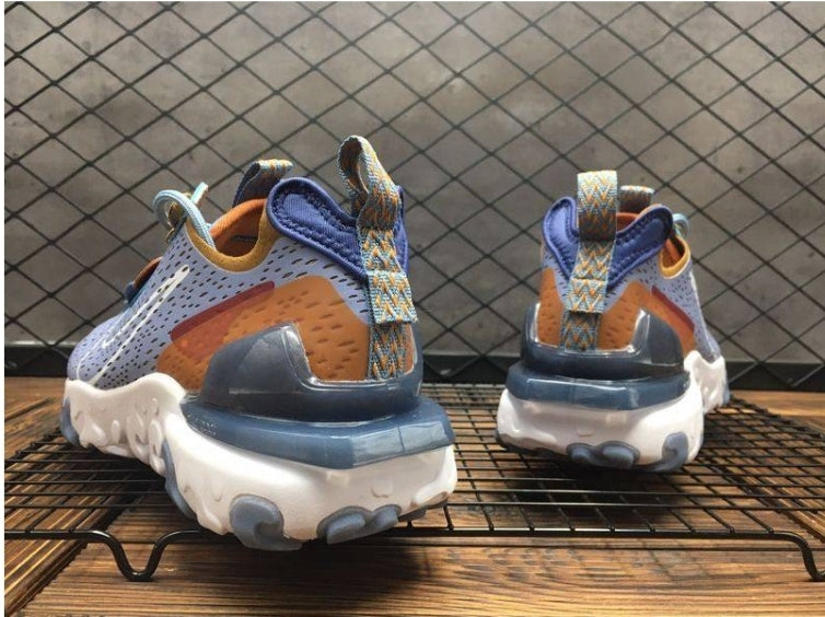 Les baskets Nike React offrent une combinaison exceptionnelle de style moderne et d'innovation technologique. Leur design élégant et les lignes épurées en font un choix incontournable.pas cher.le moins cher.