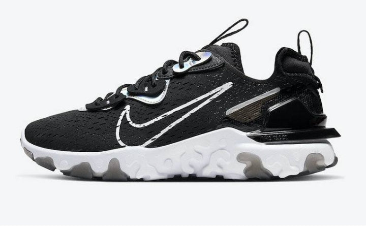 Les baskets Nike React offrent une combinaison exceptionnelle de style moderne et d'innovation technologique. Leur design élégant et les lignes épurées en font un choix incontournable.pas cher.le moins cher.