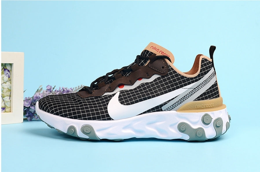 Les baskets Nike React offrent exceptionnelle de style moderne et d'innovation . design élégant et choix incontournable.pas cher.le moins cher.