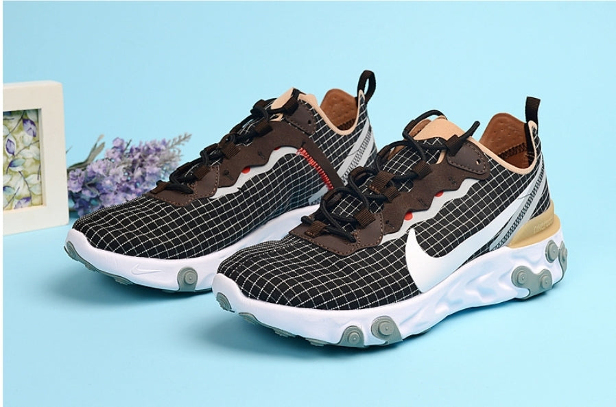 Les baskets Nike React offrent exceptionnelle de style moderne et d'innovation . design élégant et choix incontournable.pas cher.le moins cher.