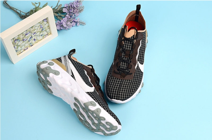Les baskets Nike React offrent exceptionnelle de style moderne et d'innovation . design élégant et choix incontournable.pas cher.le moins cher.