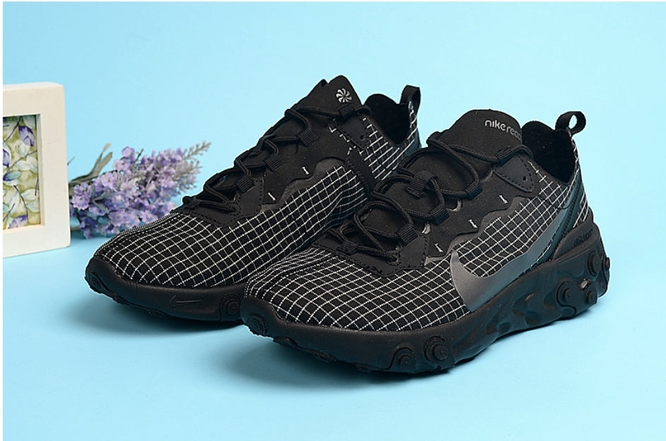 Les baskets Nike React offrent exceptionnelle de style moderne et d'innovation .  design élégant et  choix incontournable.pas cher.le moins cher.