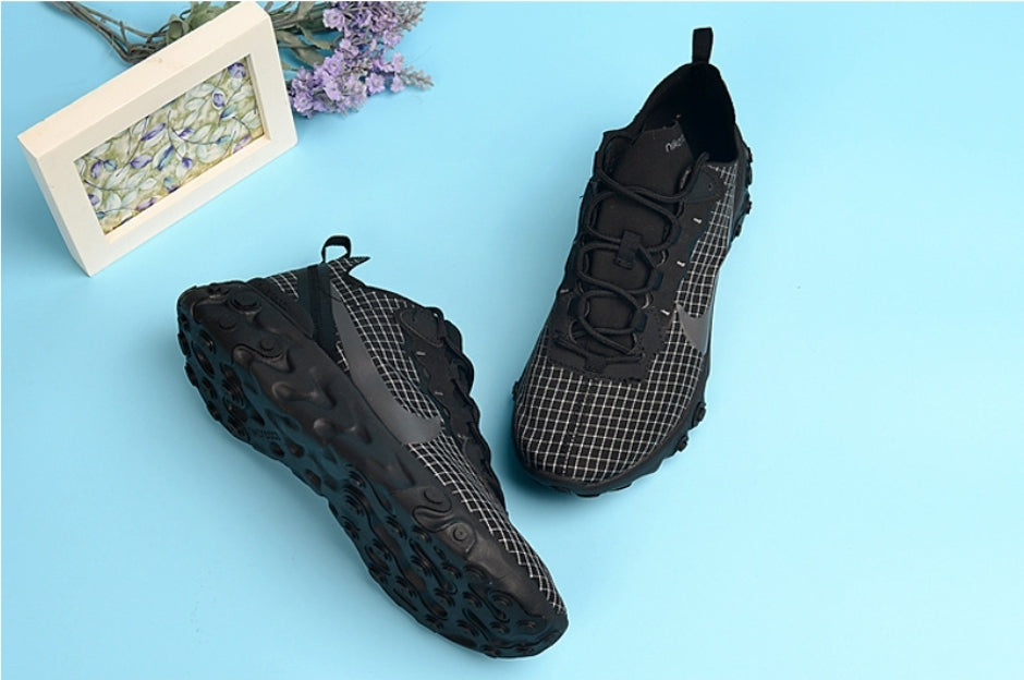 Les baskets Nike React offrent exceptionnelle de style moderne et d'innovation .  design élégant et  choix incontournable.pas cher.le moins cher.