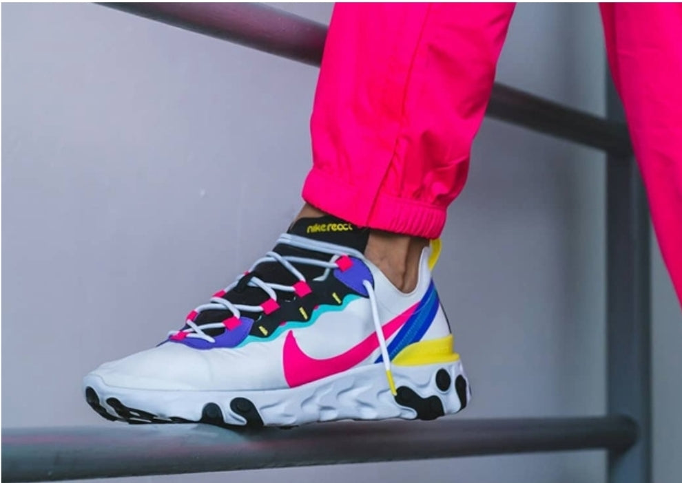 Les baskets Nike React offrent exceptionnelle de style moderne et d'innovation . design élégant et choix incontournable.pas cher.le moins cher.
