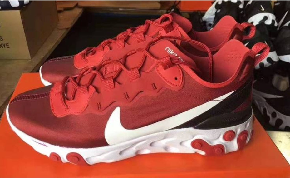 Les baskets Nike React offrent exceptionnelle de style moderne et d'innovation . design élégant et choix incontournable.pas cher.le moins cher.
