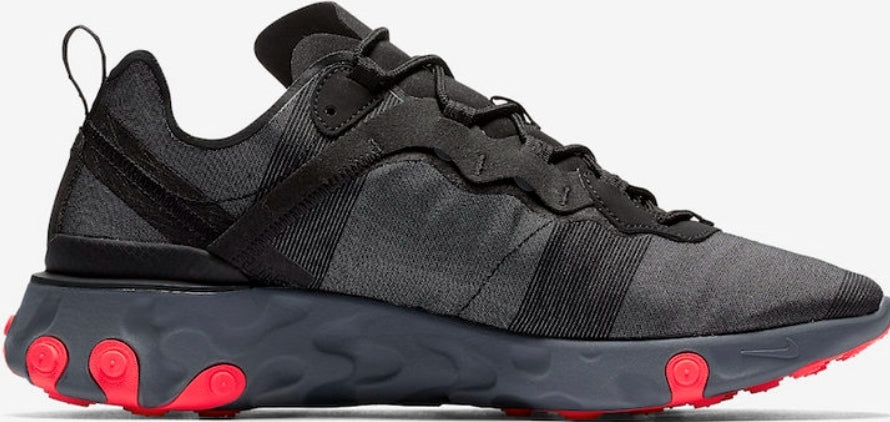 Les baskets Nike React offrent une combinaison exceptionnelle de style moderne et d'innovation technologique. Leur design élégant et les lignes épurées en font un choix incontournable.pas cher.le moins cher.