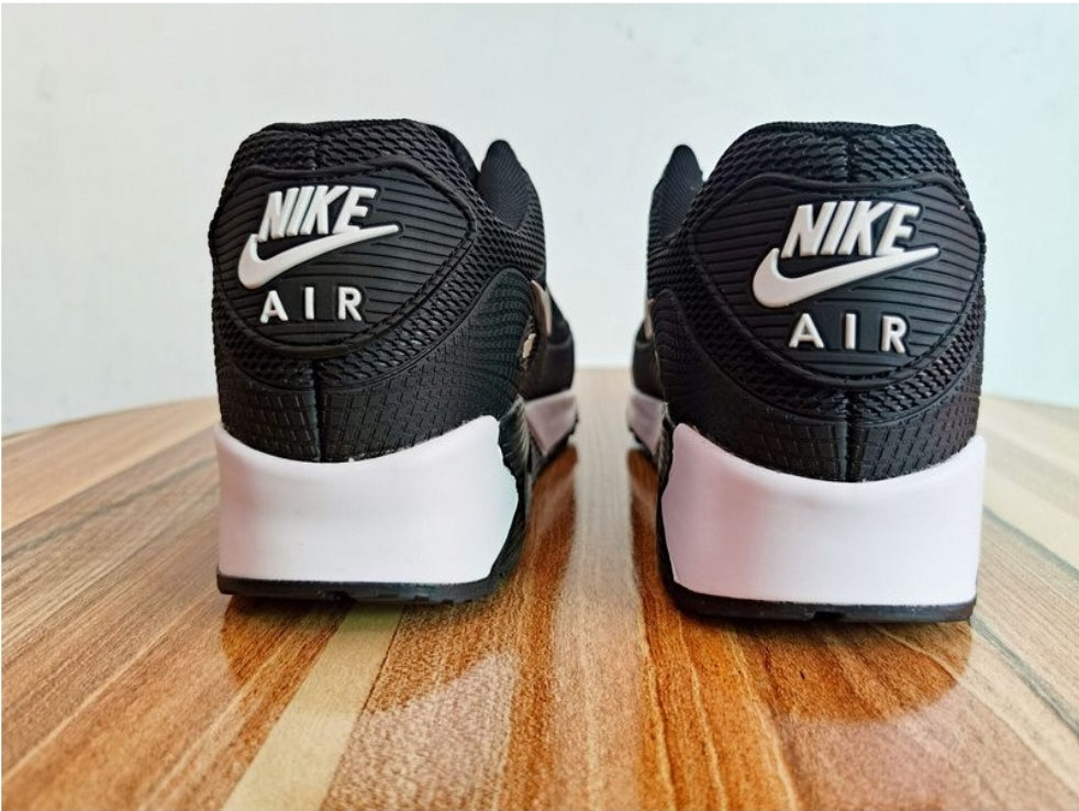 Les baskets Nike Air Max 90 sont synonymes de style emblématique et de confort absolu. design. Pas cher.moin cher. Retro