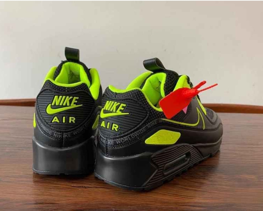 Les baskets Nike Air Max 90 sont synonymes de style emblématique et de confort absolu. design. Pas cher.moin cher. Retro