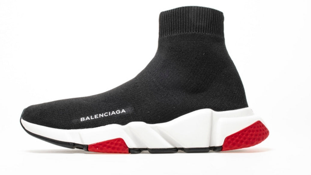 Les baskets Balenciaga Stretch-Knit Mid Sneakers se distinguent par leur style emblématique et leur performance exceptionnelle.