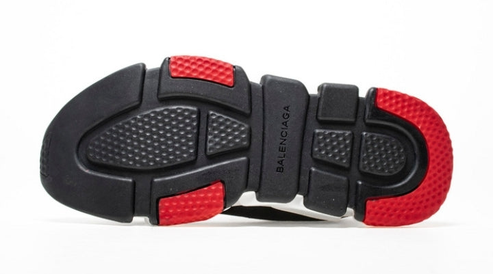 Les baskets Balenciaga Stretch-Knit Mid Sneakers se distinguent par leur style emblématique et leur performance exceptionnelle.