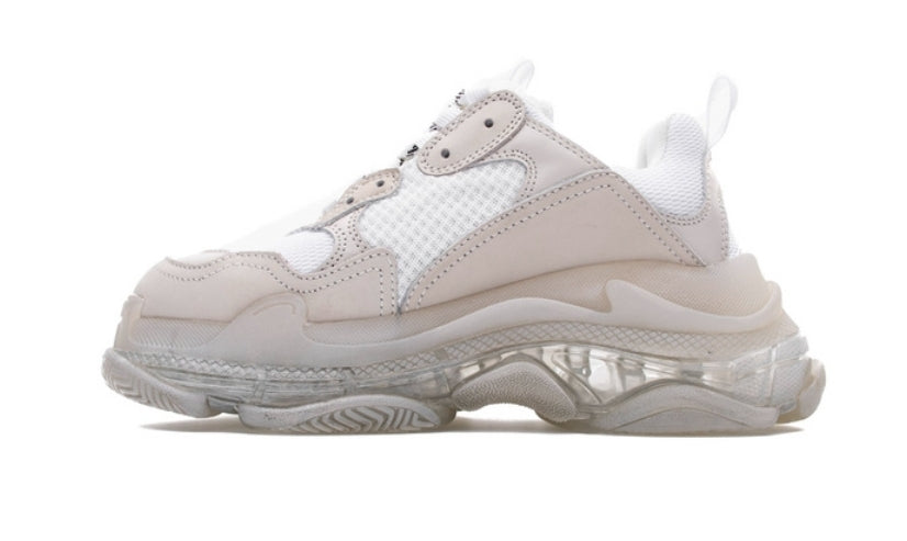Les baskets Balenciaga Triple S incarnent un style emblématique et incontournable un luxe contemporain.
leur design novateur. Le moins cher.
