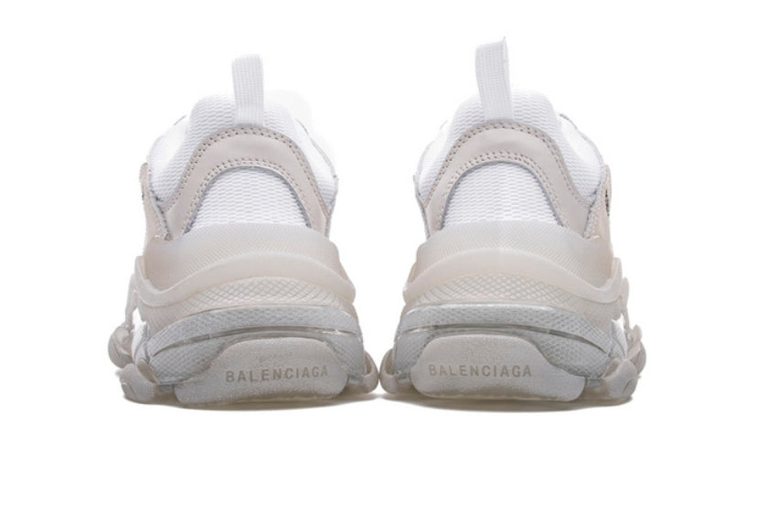 Les baskets Balenciaga Triple S incarnent un style emblématique et incontournable un luxe contemporain.
leur design novateur. Le moins cher.