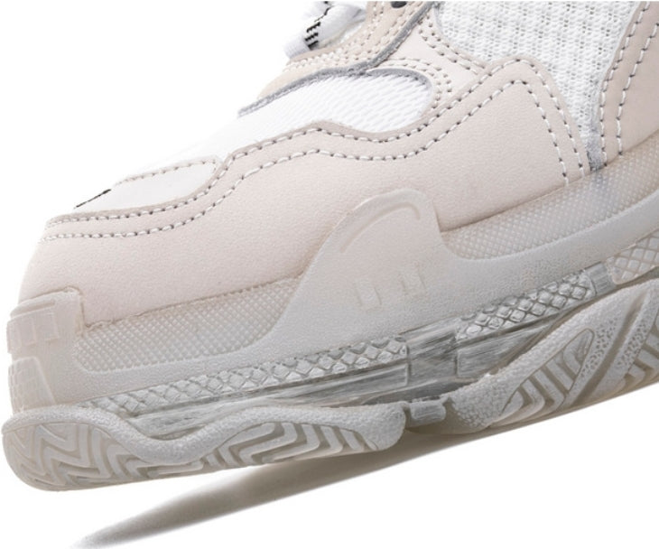 Les baskets Balenciaga Triple S incarnent un style emblématique et incontournable un luxe contemporain.
leur design novateur. Le moins cher.
