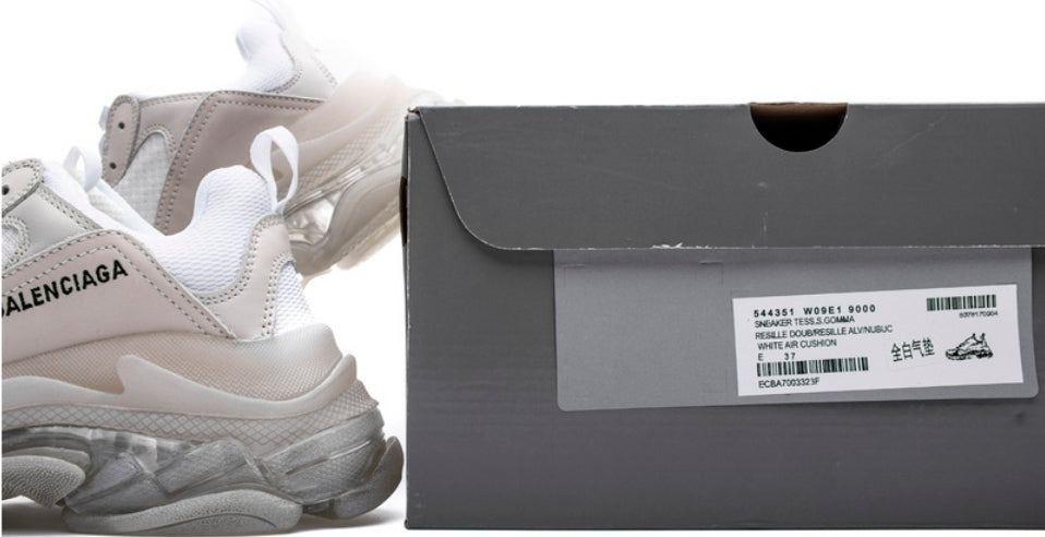 Les baskets Balenciaga Triple S incarnent un style emblématique et incontournable un luxe contemporain.
leur design novateur. Le moins cher.