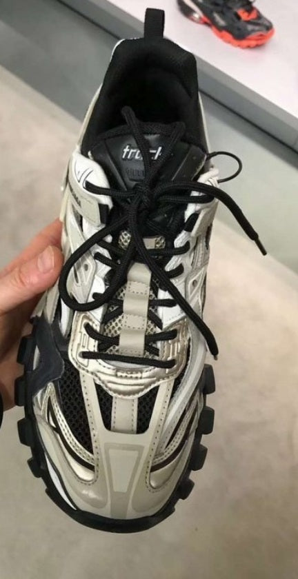 Les baskets Balenciaga incarnent un style emblématique et un luxe contemporain.
leur design novateur. Pas cher. Le moins cher.