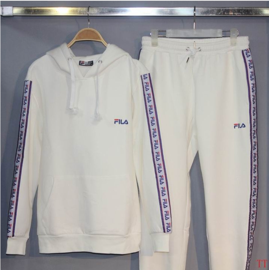 Les ensembles survêtement FILA combinent performance et style. Leur design sportif et leur qualité fiable.pas cher.le moins cher.