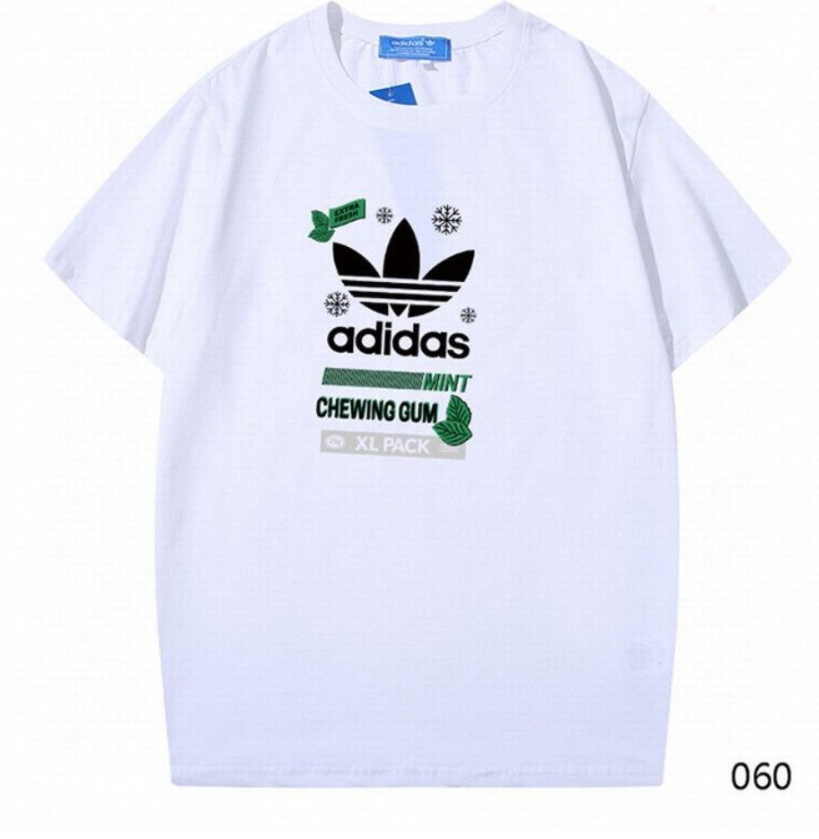 Le t-shirt Adidas incarne un style sportif moderne et une grande polyvalence.