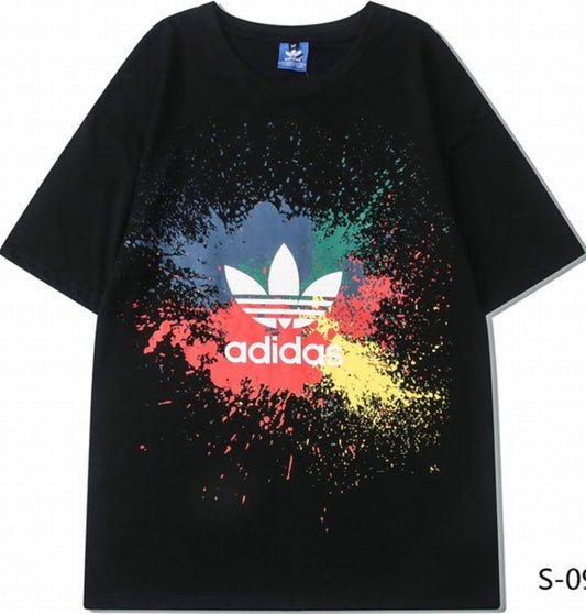 Le t-shirt Adidas incarne un style sportif moderne et une grande polyvalence. Avec son design épuré et sa qualité irréprochable, il est parfait pour ceux qui recherchent un équilibre entre performance et mode.
