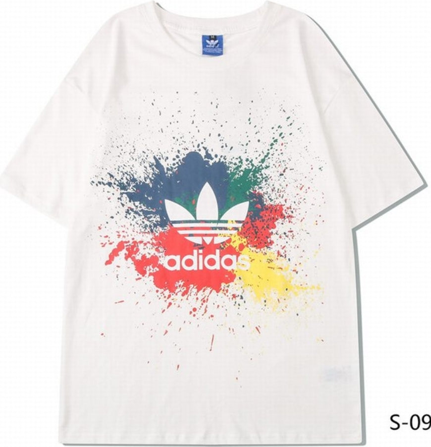 Le t-shirt Adidas incarne un style sportif moderne et une grande polyvalence. Avec son design épuré et sa qualité irréprochable, il est parfait pour ceux qui recherchent un équilibre entre performance et mode.