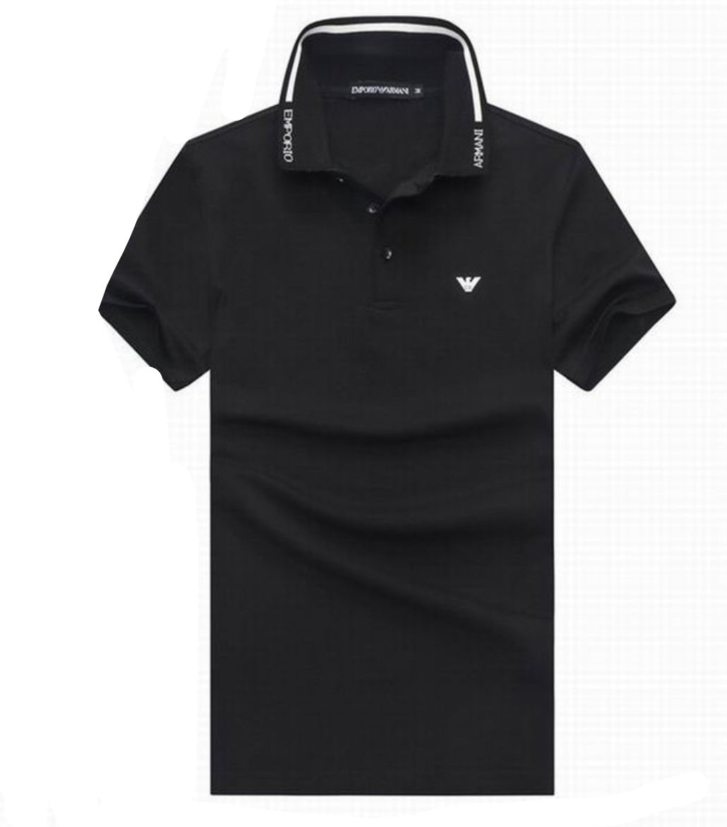 Les polos Armani pour homme reflètent l’élégance raffinée et le savoir-faire emblématique de la maison italienne. Au meilleur prix