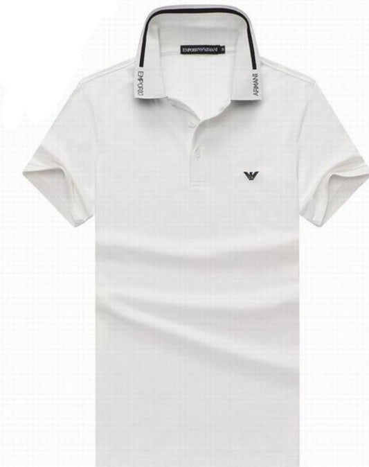 Les polos Armani pour homme reflètent l’élégance raffinée et le savoir-faire emblématique de la maison italienne. Au meilleur prix