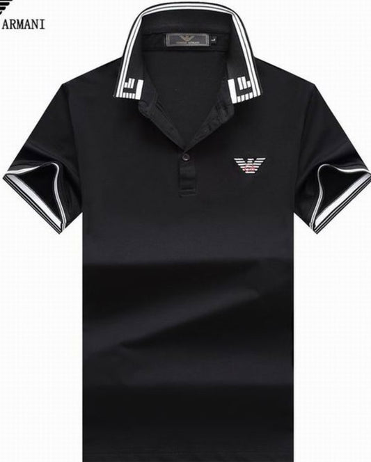 Les polos Armani pour homme reflètent l’élégance raffinée et le savoir-faire emblématique de la maison italienne. Au meilleur prix