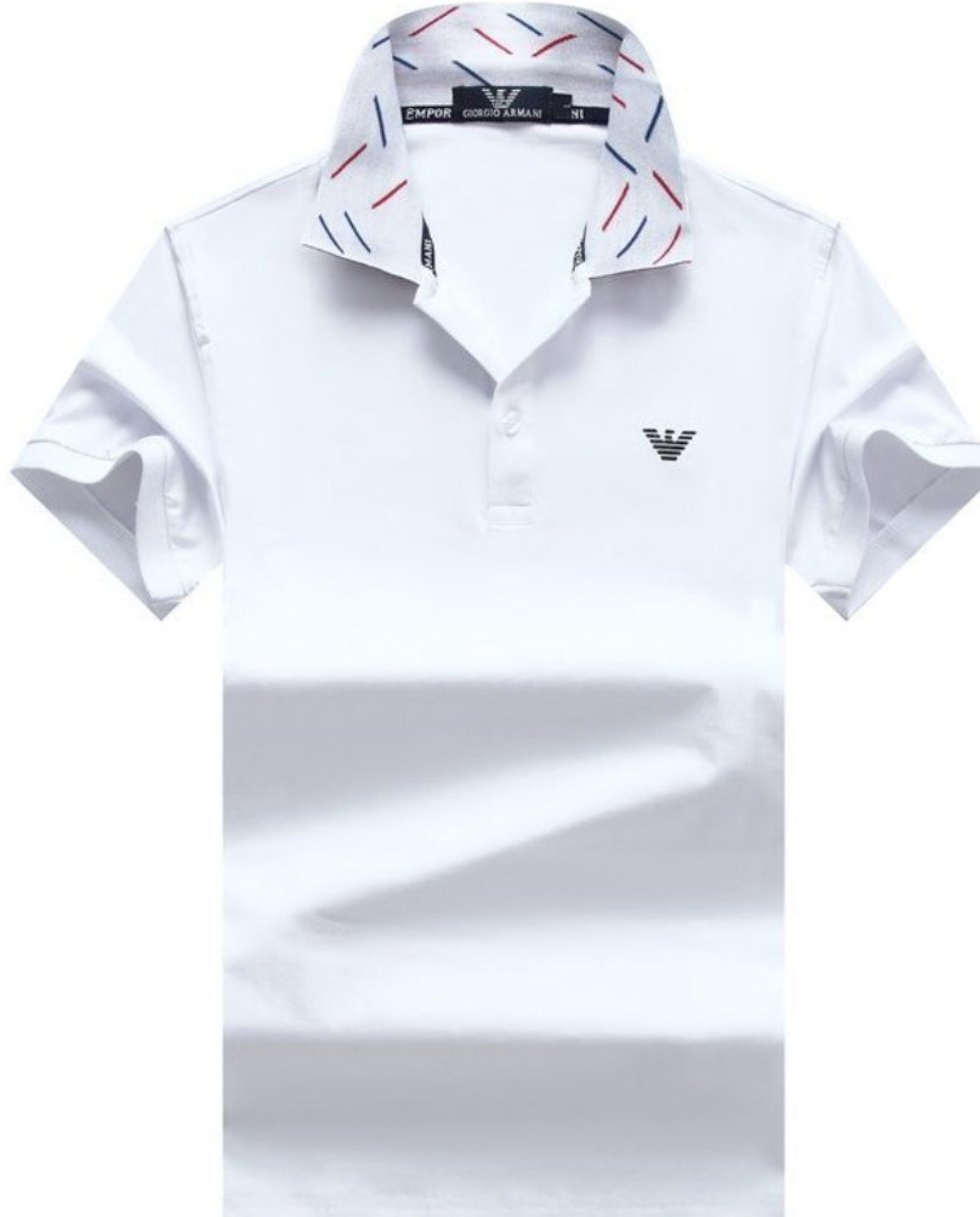 Les polos Armani pour homme reflètent l’élégance raffinée et le savoir-faire emblématique de la maison italienne. Au meilleur prix