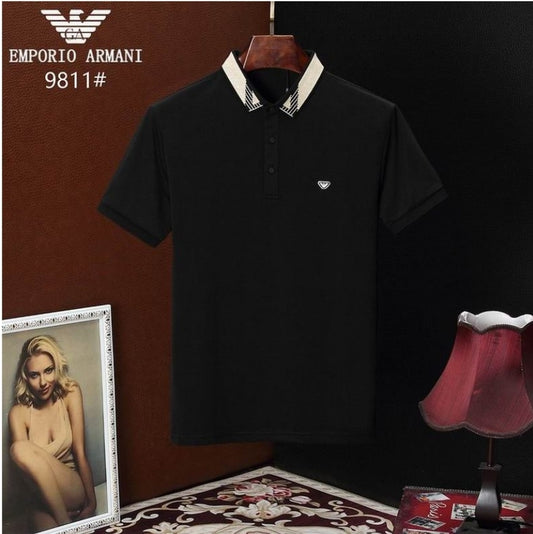 Les polos Armani pour homme reflètent l’élégance raffinée et le savoir-faire emblématique de la maison italienne.