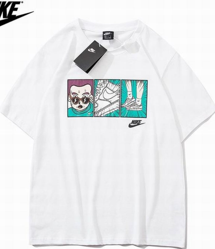 Le t-shirt Nike incarne un équilibre parfait entre performance sportive et style contemporain.