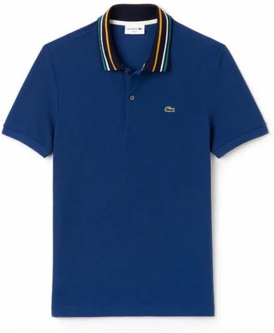 Les polos Lacoste pour homme sont le symbole parfait de l'élégance décontractée, alliant style et confort depuis des générations. Au meilleur prix.