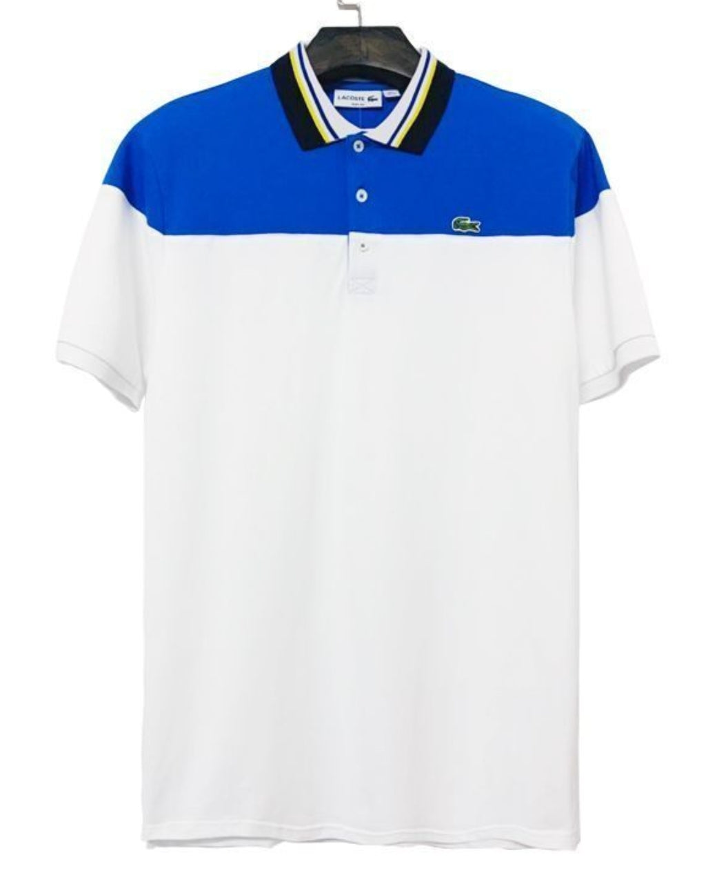 Les polos Lacoste pour homme sont le symbole parfait de l'élégance décontractée, alliant style et confort depuis des générations. Au meilleur prix.