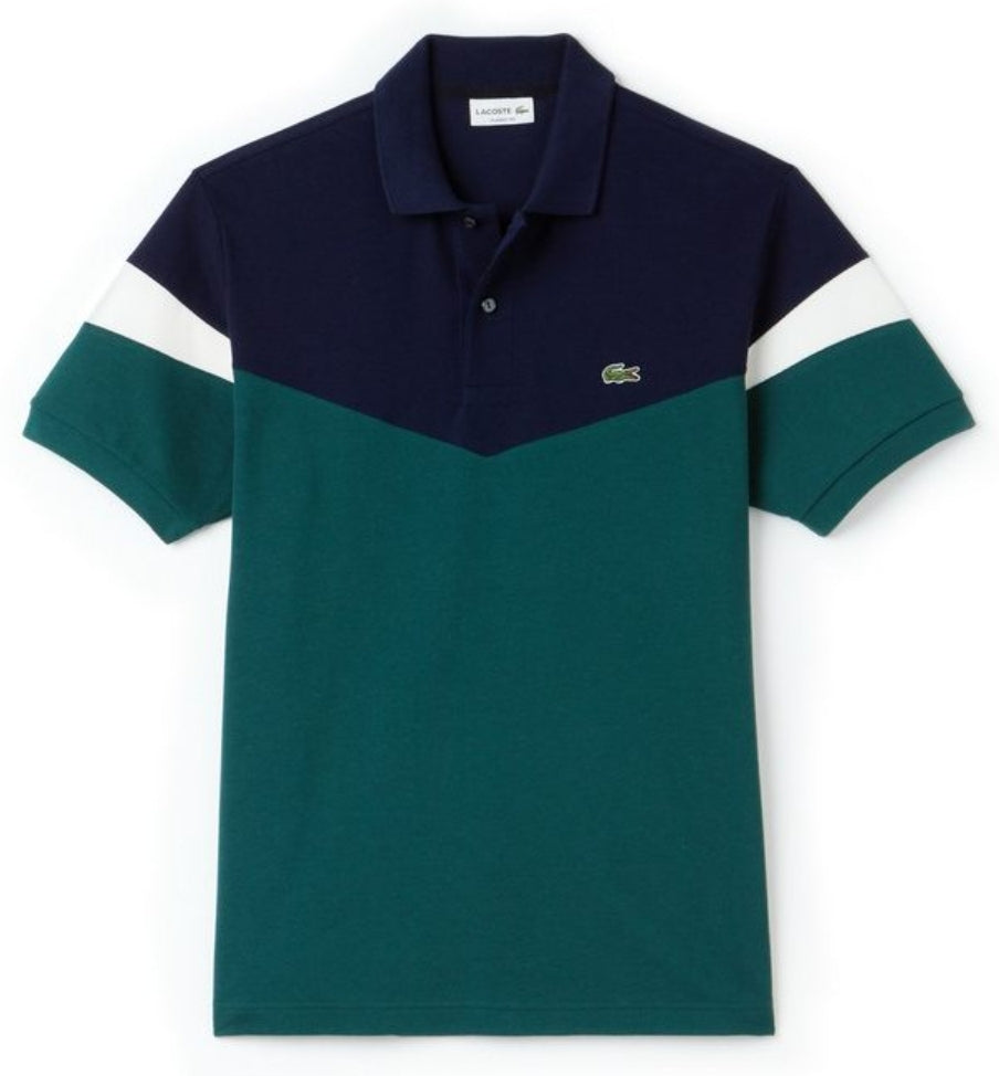 Les polos Lacoste pour homme sont le symbole parfait de l'élégance décontractée, alliant style et confort depuis des générations. Au meilleur prix.