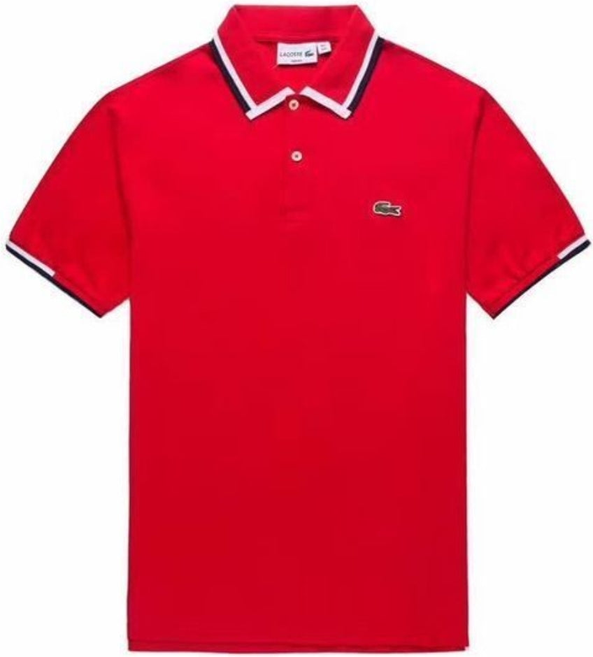 Les polos Lacoste pour homme sont le symbole parfait de l'élégance décontractée, alliant style et confort depuis des générations. Au meilleur prix.