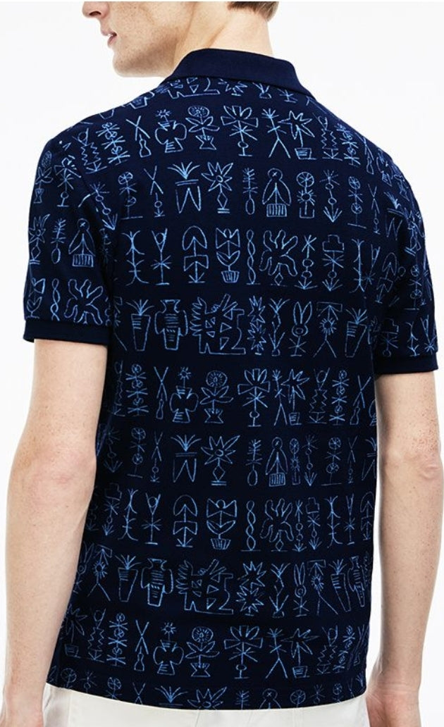 Les polos Lacoste pour homme sont le symbole parfait de l'élégance décontractée, alliant style et confort depuis des générations. Au meilleur prix.