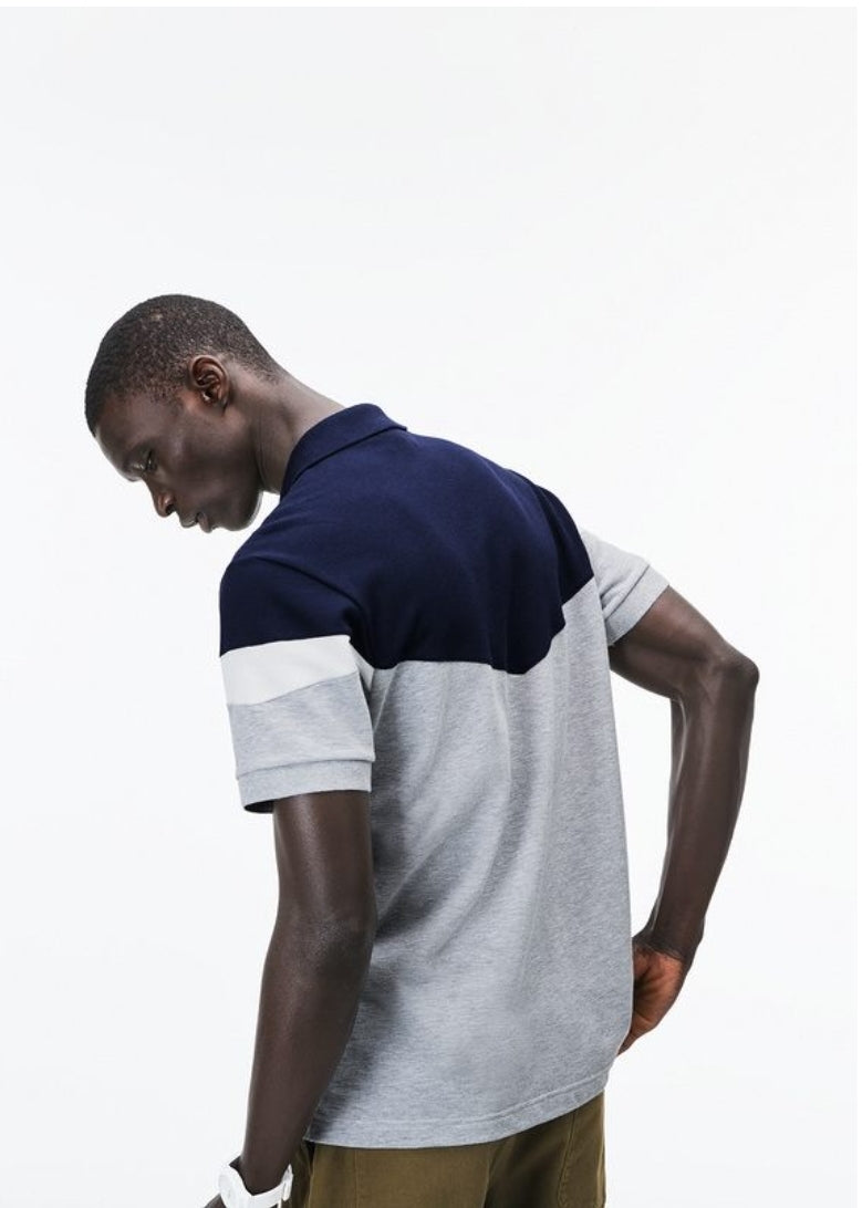 Les polos Lacoste pour homme sont le symbole parfait de l'élégance décontractée, alliant style et confort depuis des générations. Au meilleur prix.