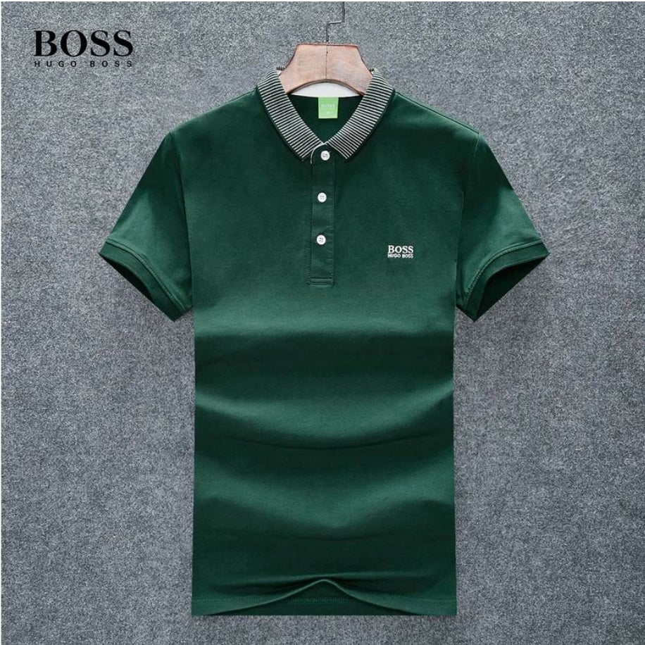 Les polos Hugo Boss pour homme reflètent l’élégance raffinée et le savoir-faire emblématique de la maison italienne. Au meilleur prix