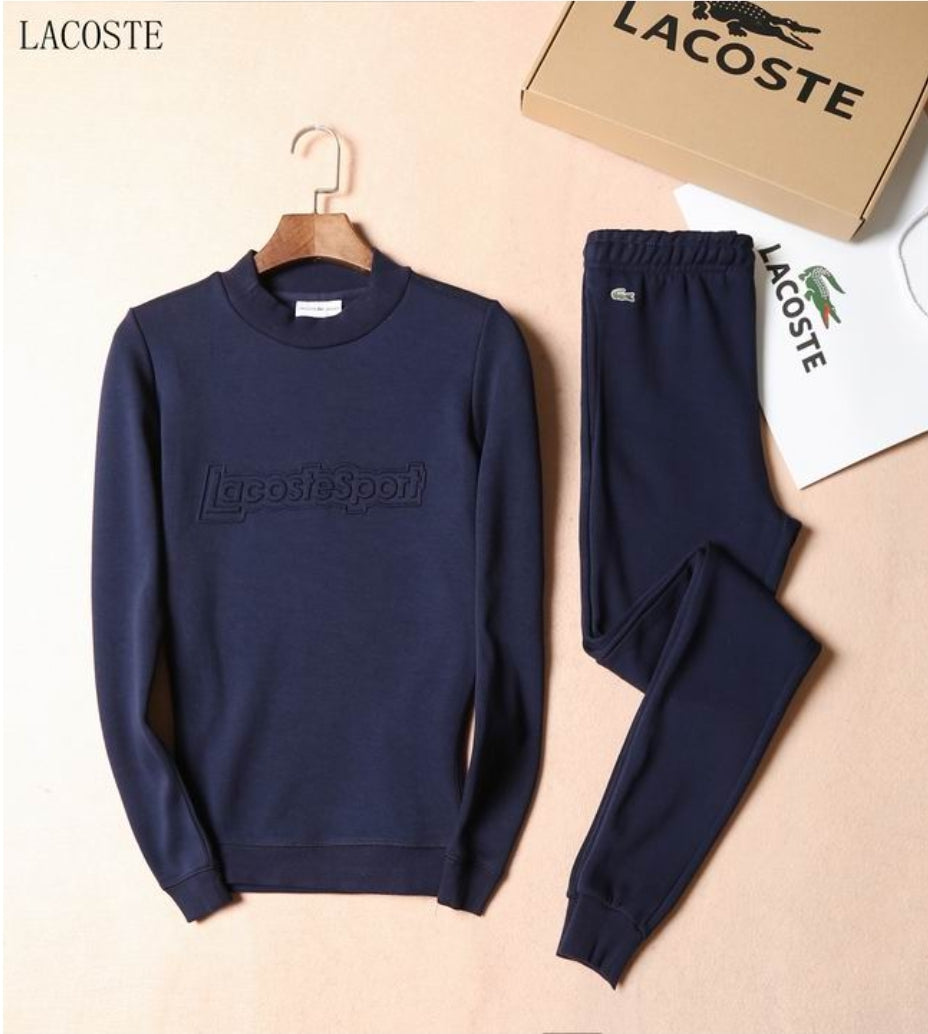 Les ensembles survêtement Lacoste allient performance et style avec élégance. Leur design raffiné.pas cher. Le moins cher.