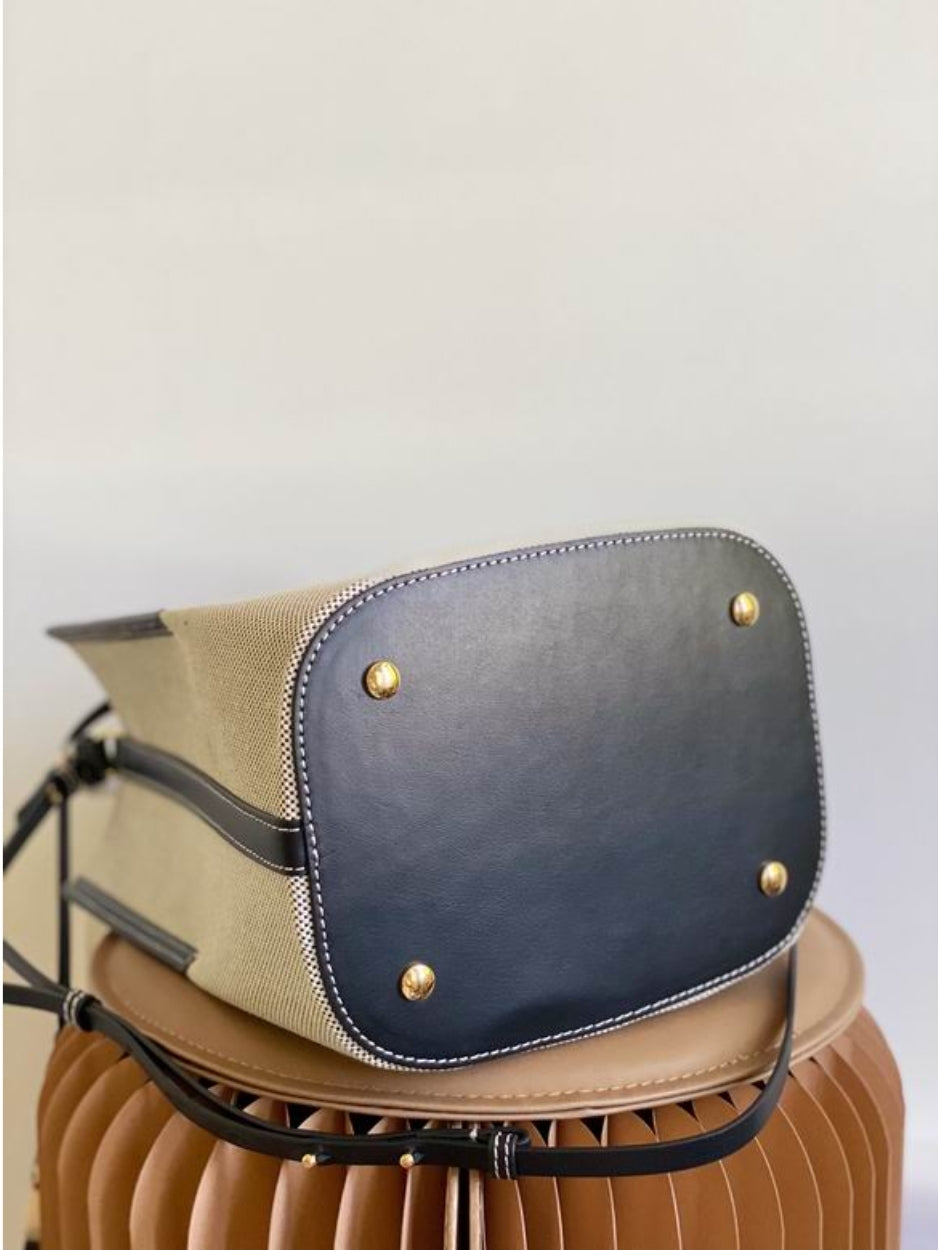 Women's Burberry bag